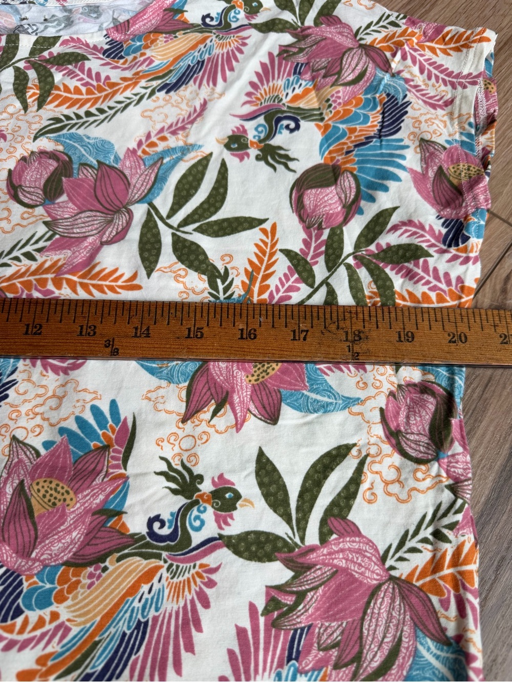 Sherpa Adventure Gear size Large Floral / Bird Print Modal / Cotton Tee Shirt - Picture 7 of 7